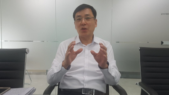 서현원 한드림넷 대표는 "IoT 등 복합 네트워크 환경에 대응해 보안스위치 기술을 고도화하고 급성장 중인 일본과 동남아 등 해외시장을 공략해 2020년 글로벌 네트워크 보안스위치 시장에서 선도기업이 되겠다"고 말했다.